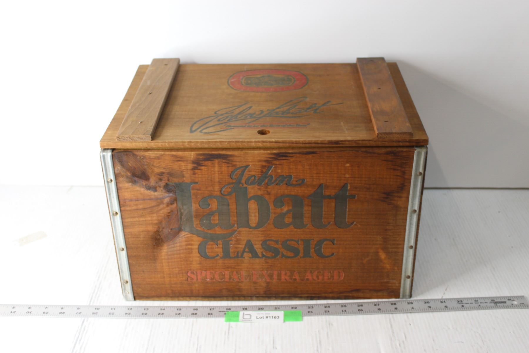 Limited Edition Collectible John Labatt Classic Wooden Box with Contents