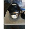 Image 2 : INSTANT POT DUO CRISP AND AIR FRYER 11 IN 1 TESTED AND WORKING DENTS IN SHELL - RETAIL $278