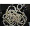 Image 1 : White Fresh water pearls - 64"  (1)