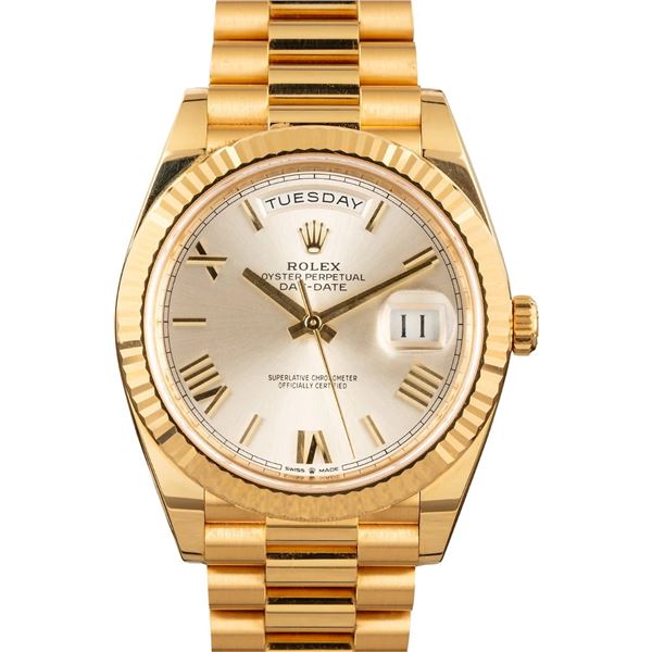 Pre-owned Rolex President Day-Date II - 228238