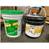 Image 1 : 2 PAILS. 18.9 L MAPEI ULTRABOND ECO 185 AND 15.14 L SUSTAIN 1195