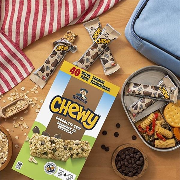 NEW BOX OF 40 QUAKER CHEWY CHOCOLATEY CHIP GRANOLA