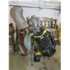 Image 1 : 2 golf bags with clubs, golf balls, tees, etc.