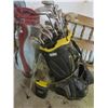 Image 4 : 2 golf bags with clubs, golf balls, tees, etc.