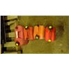 Image 1 : 4 – gas cans
