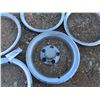 Image 3 : 6 outer wheel trim beauty trim and chevy cap