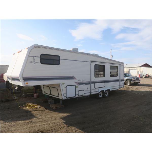 1993 Golden Falcon 30ft 5th wheel camper - VIN: 2GRFW29T4R5940661 SK plated