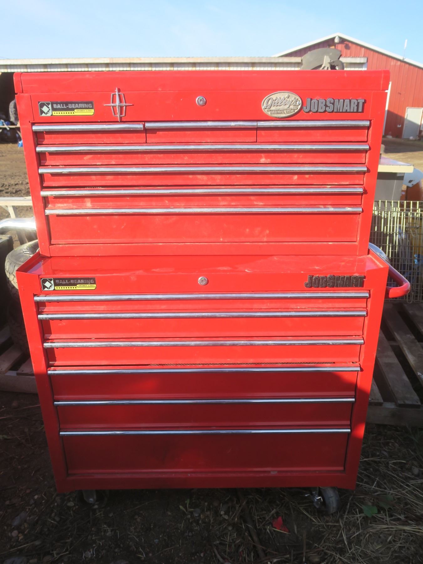 job smart stackable tool box in great condition - Schmalz Auctions