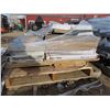 Image 3 : pallet with misc laminate flooring