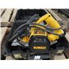 Image 6 : Dewalt circular saw - 7 1/4" with Extra blades and case
