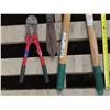 Image 2 : 2 Yard bush trimmers + bolt cutters