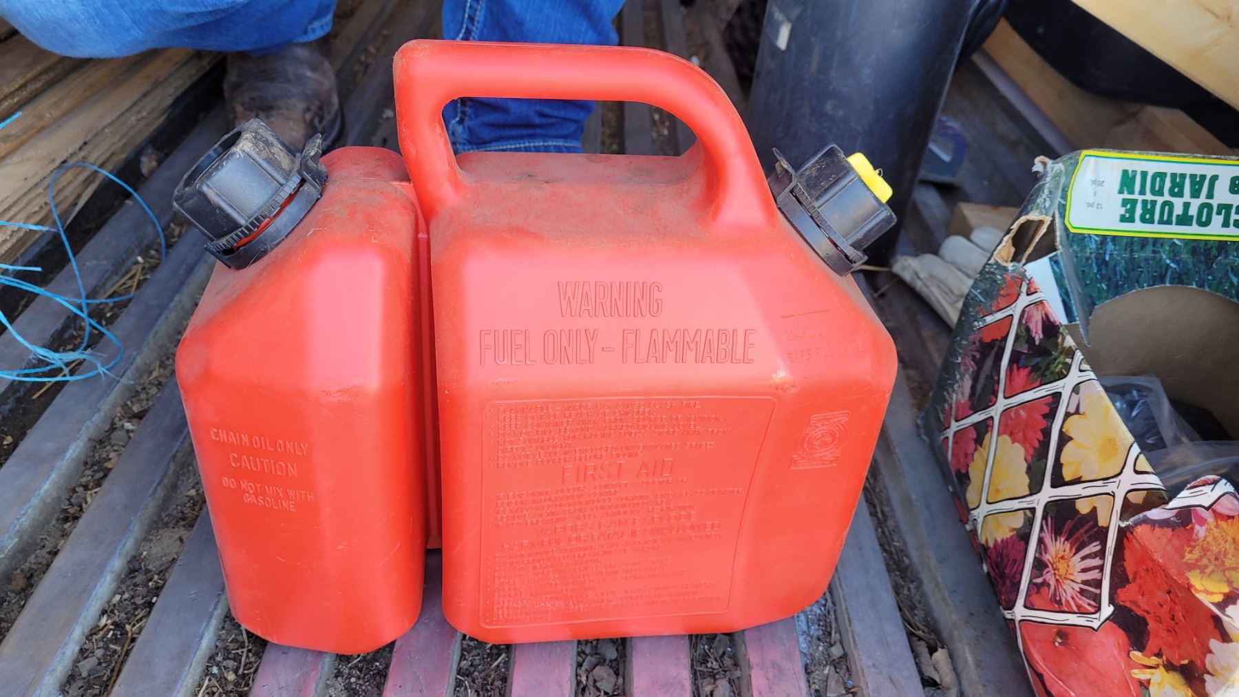 Chainsaw, jerry can sceptre Schmalz Auctions