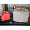 Image 1 : Jerry Can x 2 - 1 x 5 G  - 1 x 5 L (1.32 G)