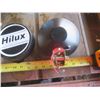 Image 3 : 3 - hilux 12 V  spot lamp