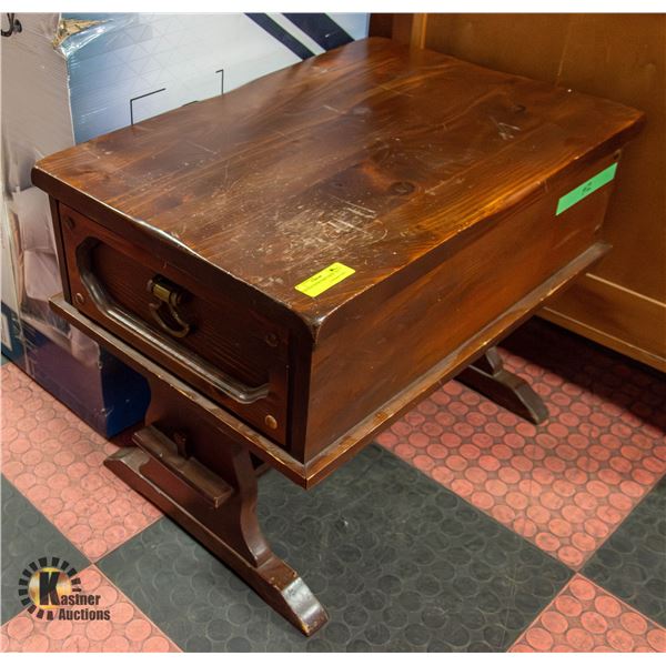 VINTAGE WOOD SIDE TABLE