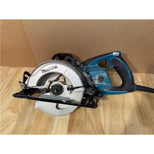 Lot of 1 Makita 7 1/4" Circular Saw - USED