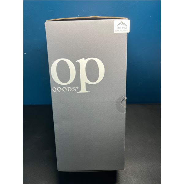 Lot of 1 Coop Home Good Queen Memory Foam Pillow