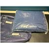 Image 1 : Lot of 1 Ruffled Duvet Cover Set - Queen Size - Blue - 90x90inch