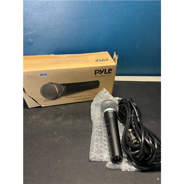 Lot of 1 PYLE Professional Dynamic Microphone