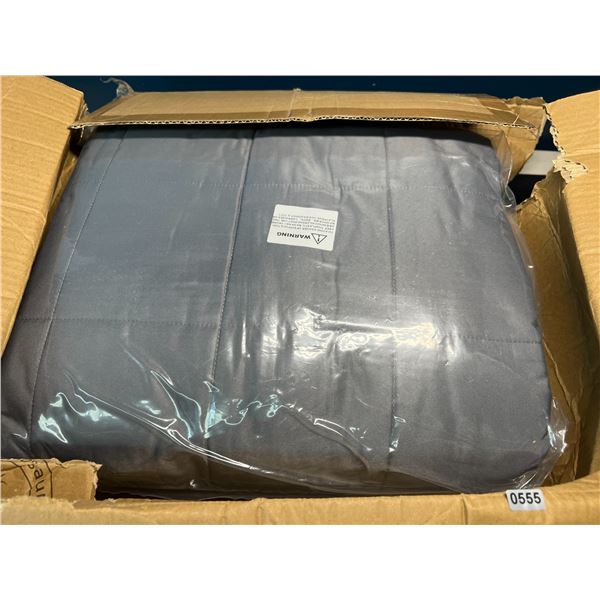 Lot of 1 Queen Size Weighted Blanket for Adults - 15LBS - Grey