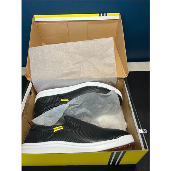 Lot of 1 Pair of Men's Anti-Slip Work Shoes - Size 13