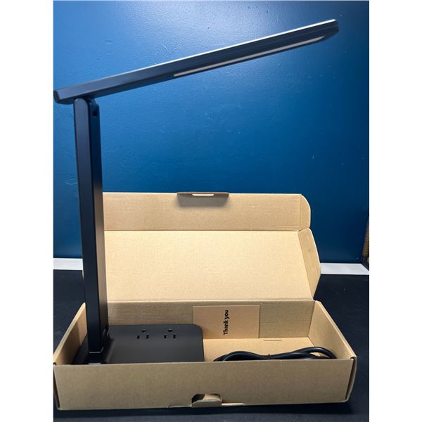 Lot of 1 Table Lamp/Multi-Outlet Power Strip w/ USB Port