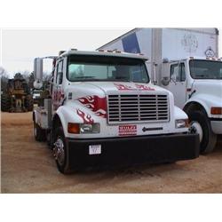 1999 INTERNATIONAL 4700 S/A WRECKER