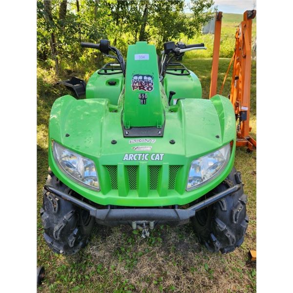 2010 arctic cat 650 HI 4 x 4 auto 1735 kms