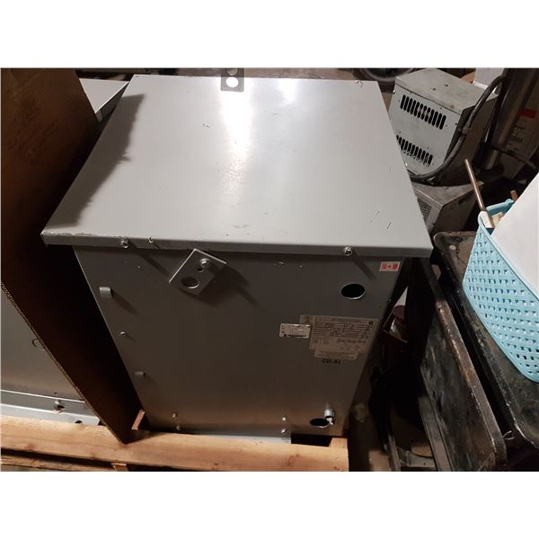 REX Manufacturing Transformer 34KVA 600v to 220v