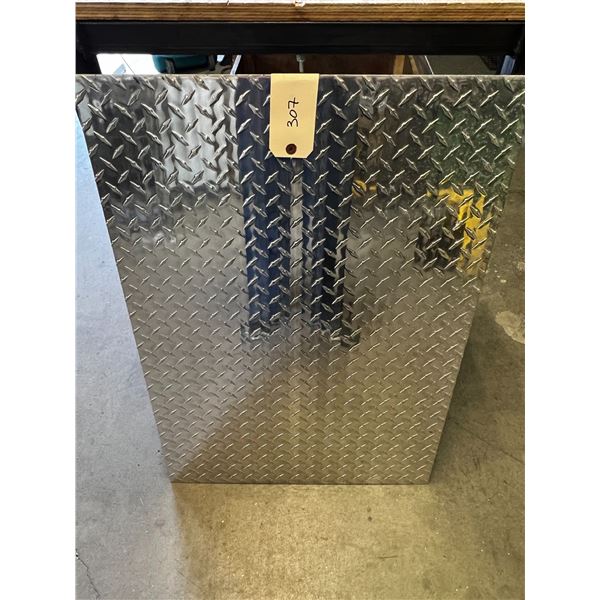 ALUMINIUM CHECKER = ,125 X 18  X 20