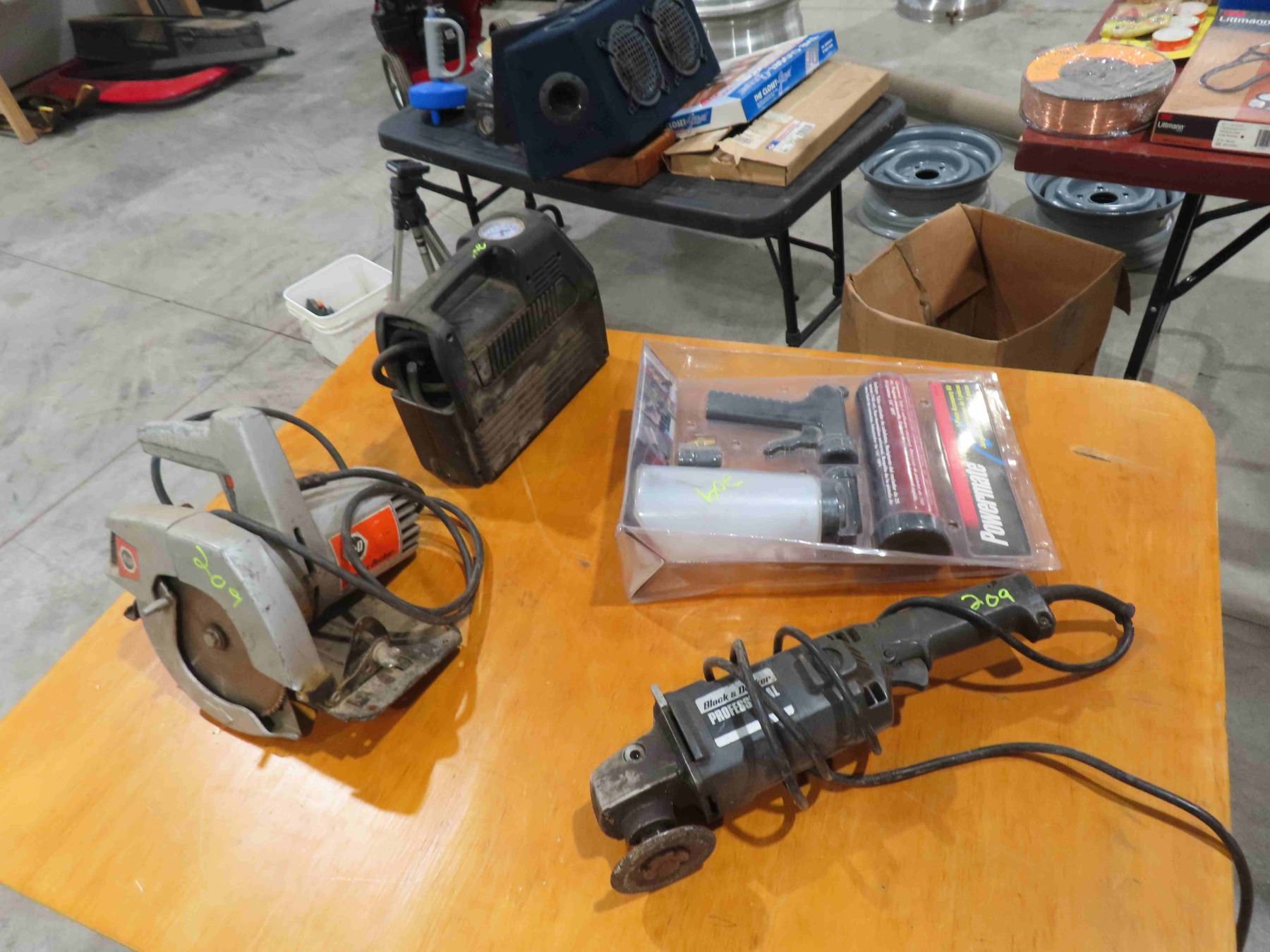 Skill Compressor Black and Decker Skill Saw , 12 V Air Compressor