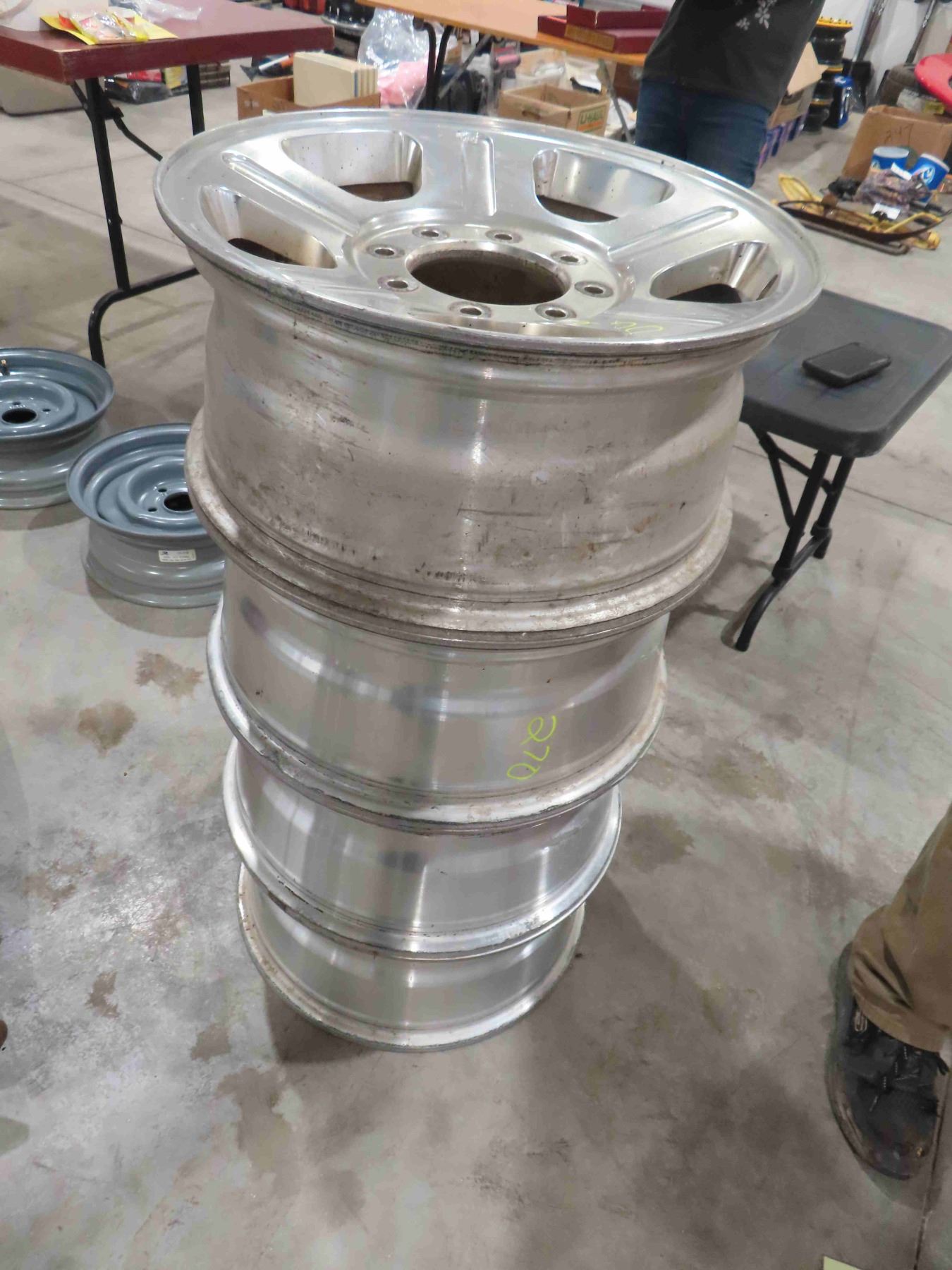 4 Ford Super Duty 8 Bolt Aluminum Rims 18''