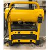 Image 3 : DEWALT - 1 Gal. Portable Electric Trim Air Compressor - model D55140