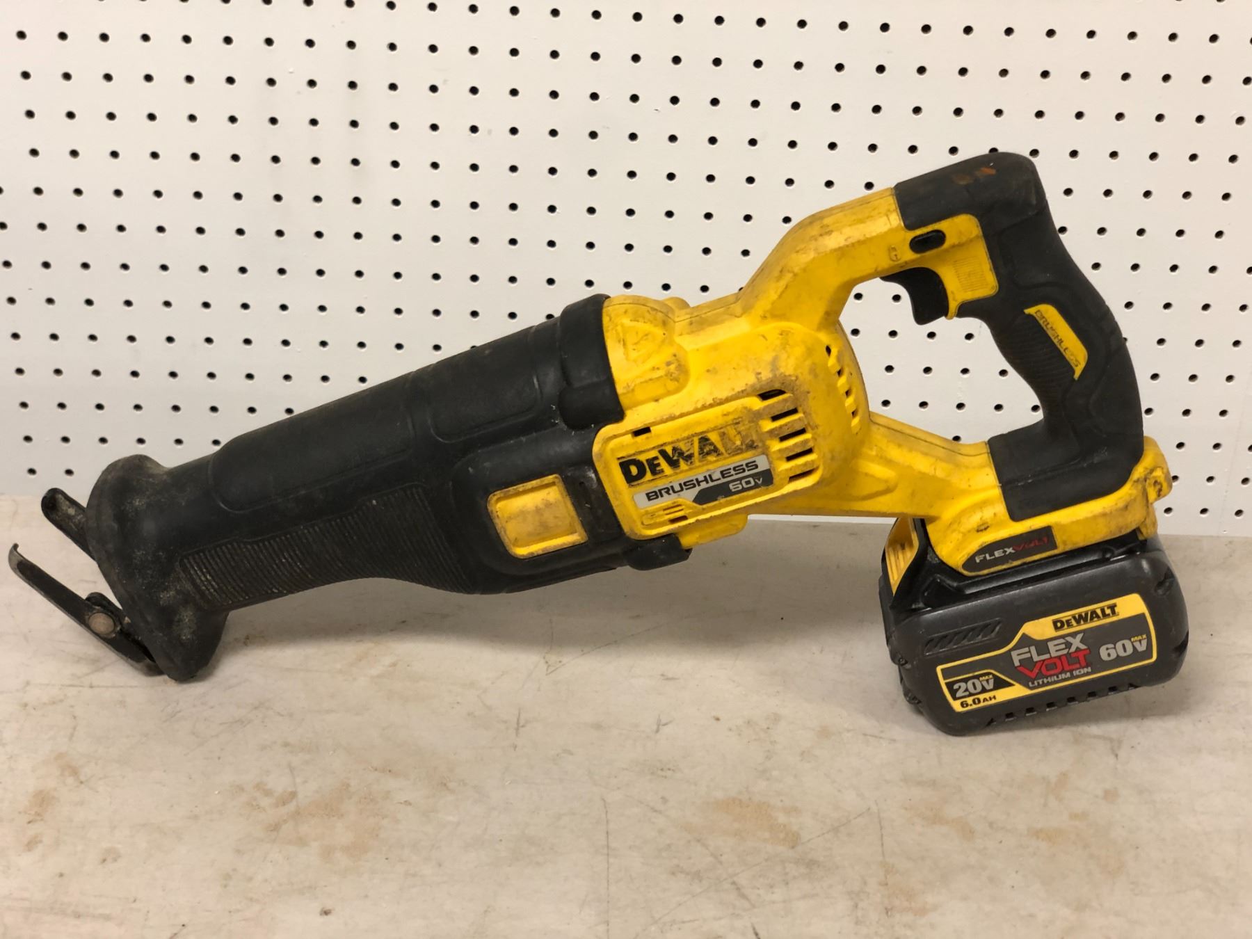 Dewalt DCS389B 60V MAX FLEXVOLT Brushless Cordless Reciprocating Saw
