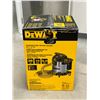 Image 1 : Dewalt Stainless Wet / Dry Vacuum 10 Gallon - open box but looks new, see all photos