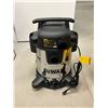 Image 5 : Dewalt Stainless Wet / Dry Vacuum 10 Gallon - open box but looks new, see all photos