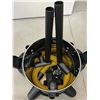 Image 6 : Dewalt Stainless Wet / Dry Vacuum 10 Gallon - open box but looks new, see all photos