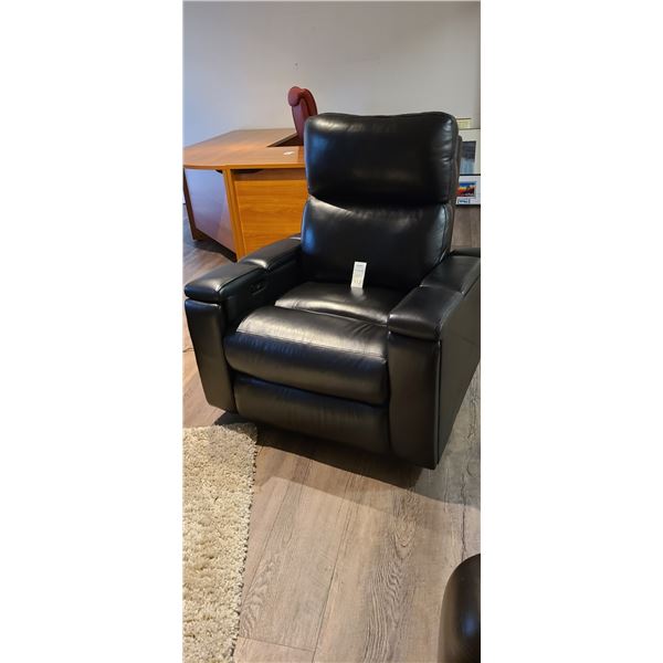 Leather Recling chair Cat B