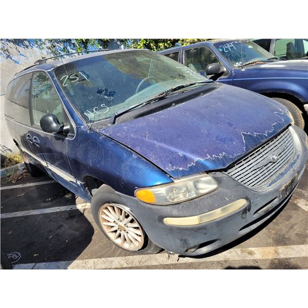 2000 Chrysler Town and Country LXi