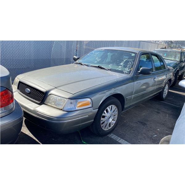 2003 Ford Crown Victoria LX