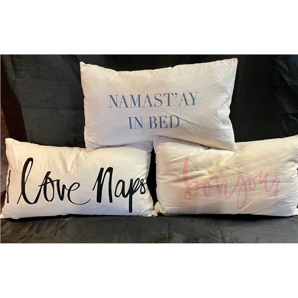 Bonjour / Namast'ay / I love Naps cushion set