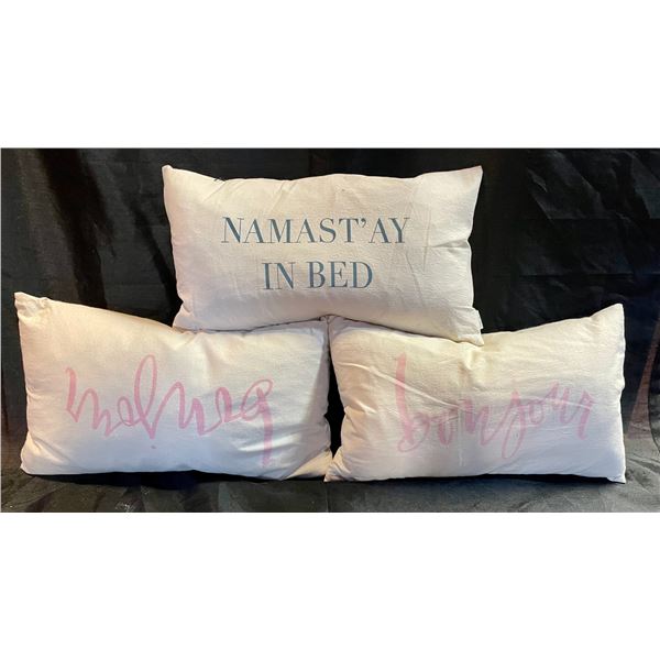Namast'ay / Bonjour / Bonjour cushions