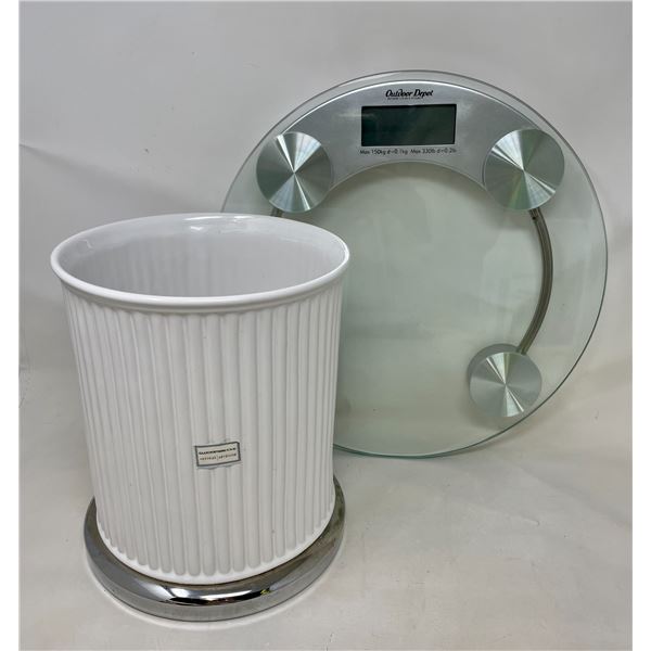 Scale / Glukstein Garbage Can