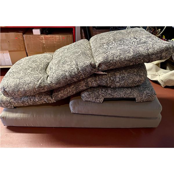 Outdoor cushions (Flower Print & Plain)