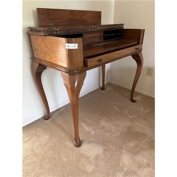 Antique Queen Anne Style Flip Top Cabriole Leg Writing Desk 35W 20D 38H