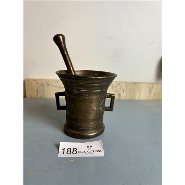Bronze Engraved Motor And Pestle 4D 4H