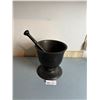 Image 2 : Cast Iron Vintage Large Motor And Pestle 8D 8H