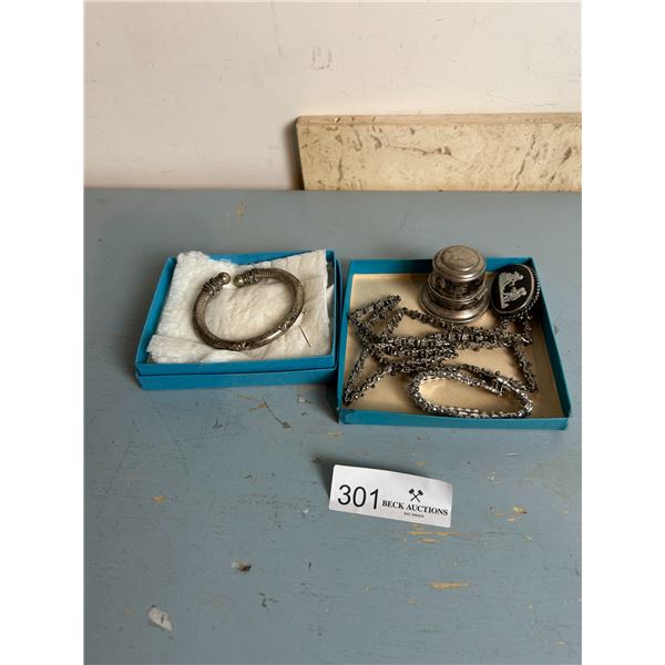 Vintage Assorted Costume Jewelry