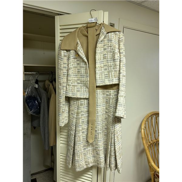 Biege Vintage Womans Medium Formal Attire