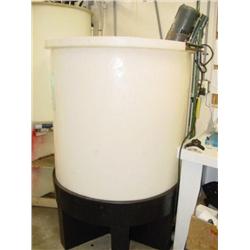 400 GAL STORAGE TANK W/ MIXER